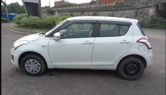 Maruti Suzuki Swift VXi 2017
