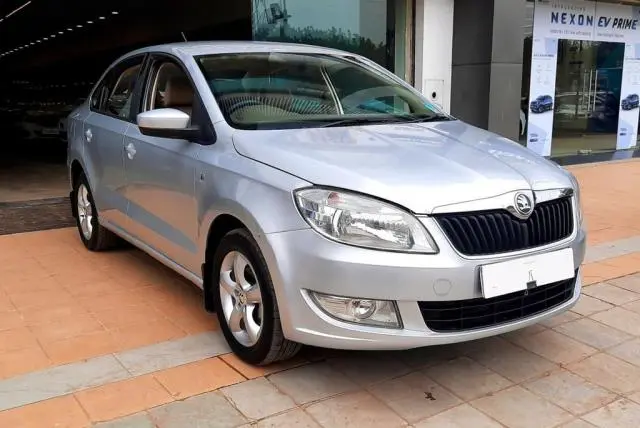 Skoda Rapid 1.6 MPI Elegance 2013