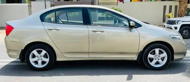 Honda City S i-VTEC 2012