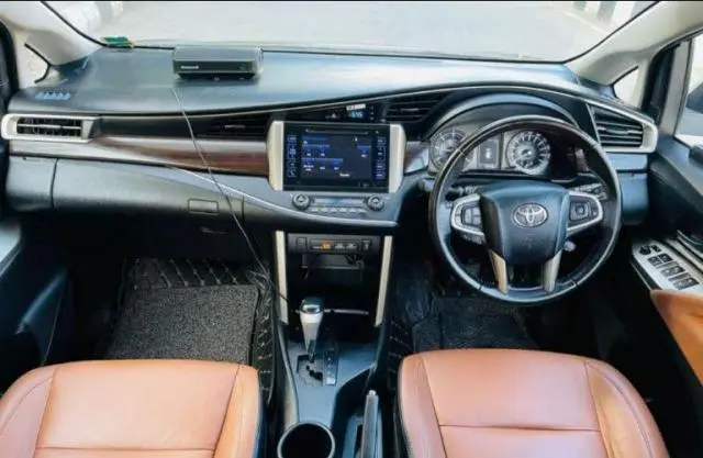 Toyota Innova Crysta 2.4 ZX 7 STR 2016