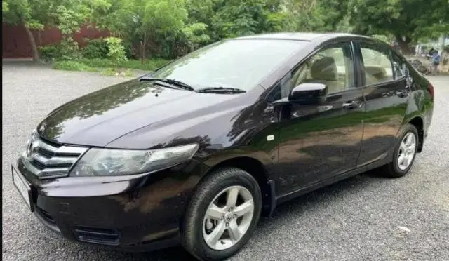 Honda City S i-VTEC 2012