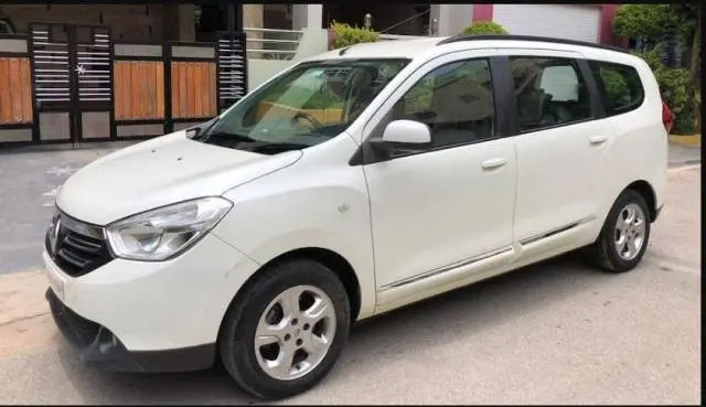 Renault Lodgy 110 PS RXZ 7 STR 2015