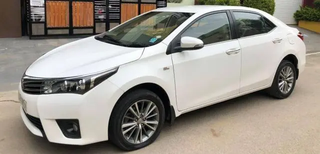 Toyota Corolla Altis 1.8 VL AT 2016