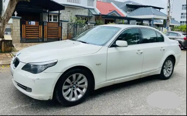 BMW 5 Series 525i 2010