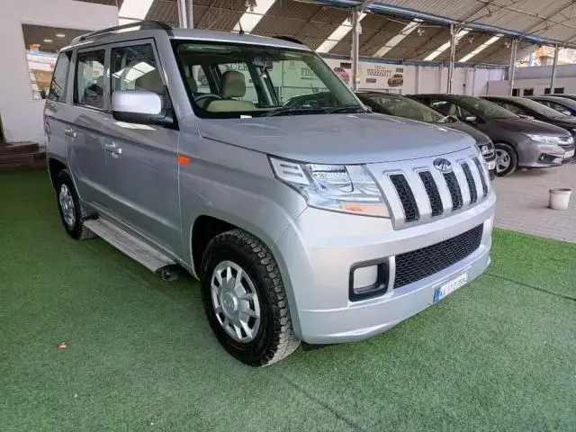 Mahindra TUV300 T6 Plus 2019