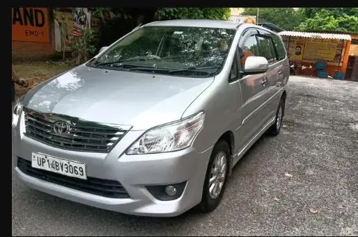 Toyota Innova 2.5 V 7 STR 2012