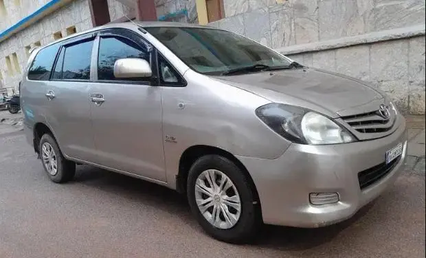Toyota Innova 2.5 G 7 STR BS IV 2011