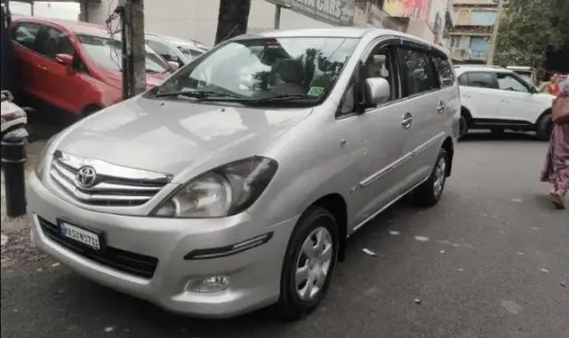 Toyota Innova 2.5 G 7 STR BS III 2008