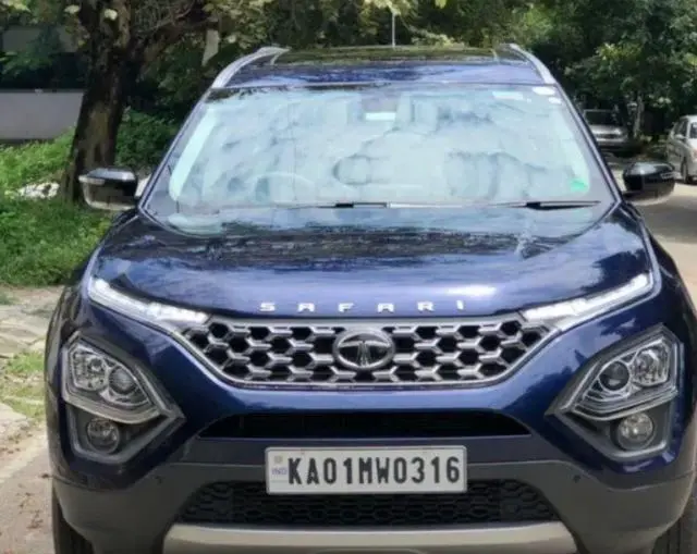 Tata Safari XT Plus Diesel 2021