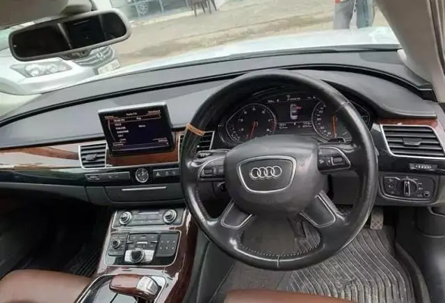 Audi A8 L 4.2 TDI QUATTRO 2012