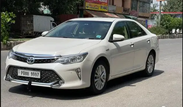 Toyota Camry HYBRID BS6 2021