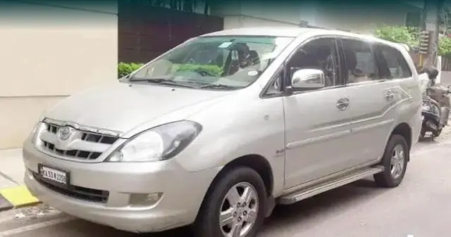 Toyota Innova 2.5 V 8 STR 2006