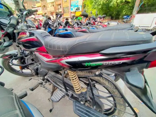 Bajaj Platina 110 H Gear Disc BS6 2020