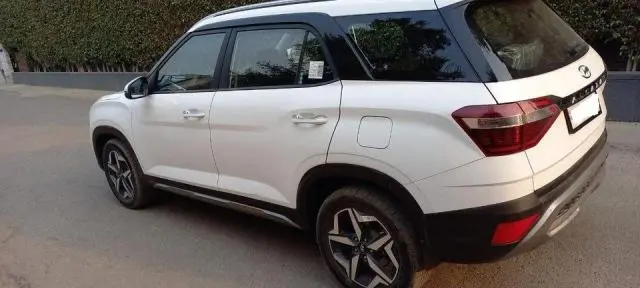 Hyundai Alcazar Signature (O) 6 STR 1.5 Diesel AT 2022