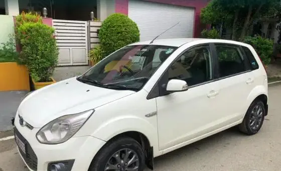 Ford Figo 1.2P TITANIUM MT 2015