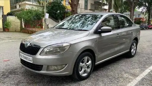 Skoda Rapid ELEGANCE 1.6 TDI MT 2012