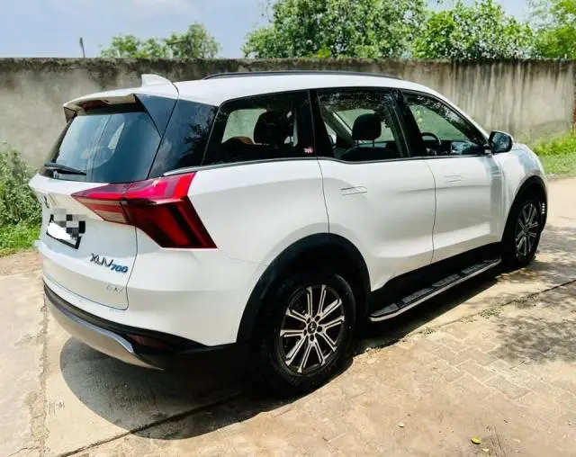 Mahindra XUV700 AX 7 Petrol AT 7 STR 2022