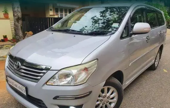 Toyota Innova 2.5 EV MS 8 STR BS IV 2012