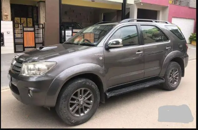 Toyota Fortuner 3.0 4x2 MT 2009