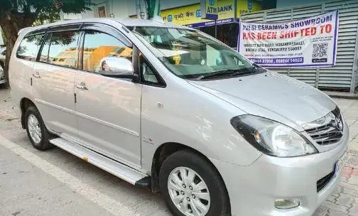 Toyota Innova 2.5 V 7 STR 2010