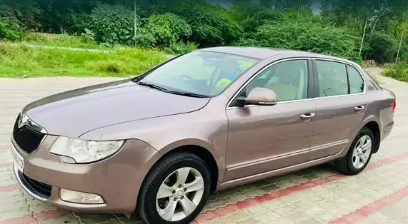 Skoda Superb 1.8 Style TSI MT 2012