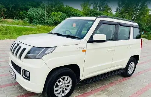 Mahindra TUV300 T8 2016