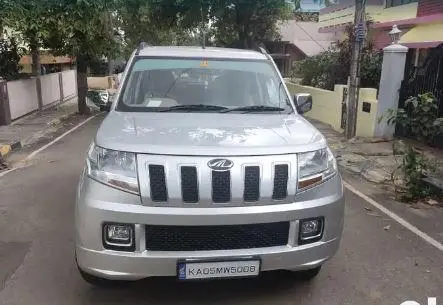 Mahindra TUV300 T8 2017