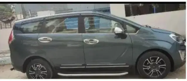 Mahindra Marazzo M8 7 STR 2018