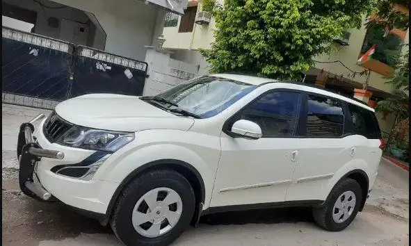 Mahindra XUV500 W6 4X2 2016