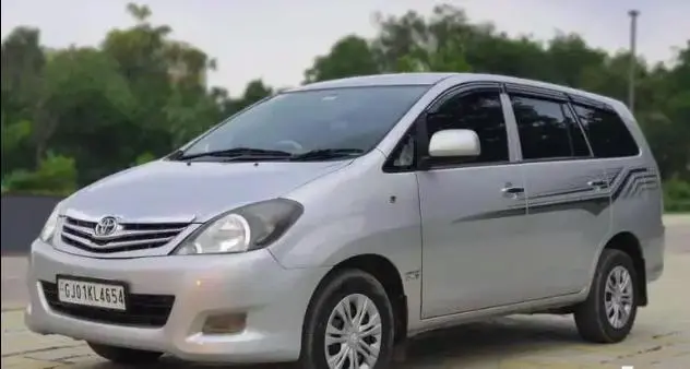 Toyota Innova 2.5 GX 8 STR BS IV 2011