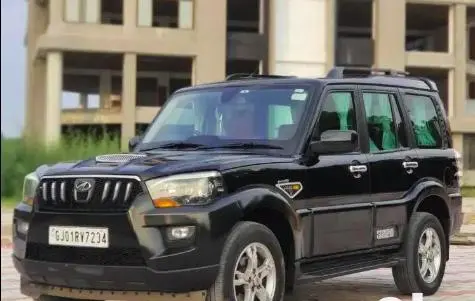 Mahindra Scorpio S10 2016