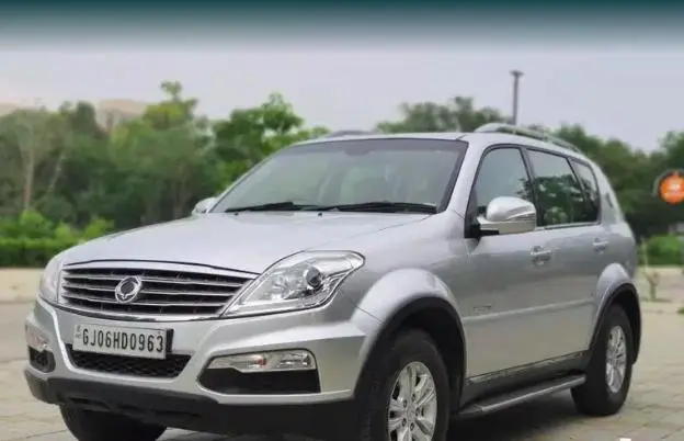 Mahindra Ssangyong Rexton RX7 2013
