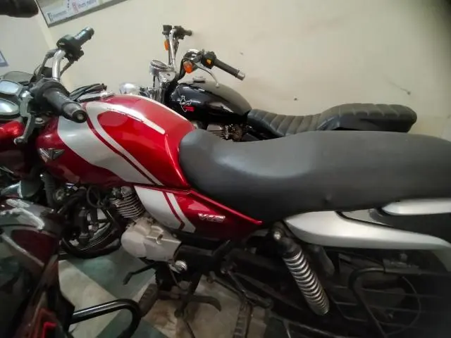 Bajaj V12 125cc 2017