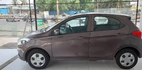 Tata Tiago Revotron XT (O) 2018
