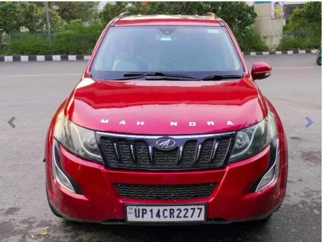 Mahindra XUV500 W10 2015