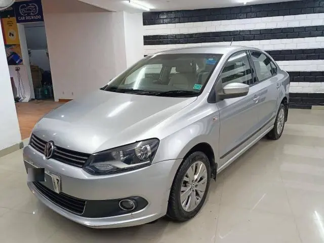 Volkswagen Vento 1.6 MPI Highline Plus 2015