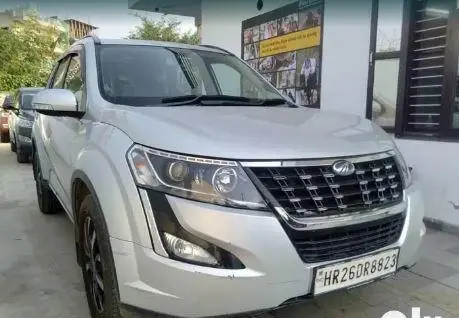 Mahindra XUV500 W11 2018