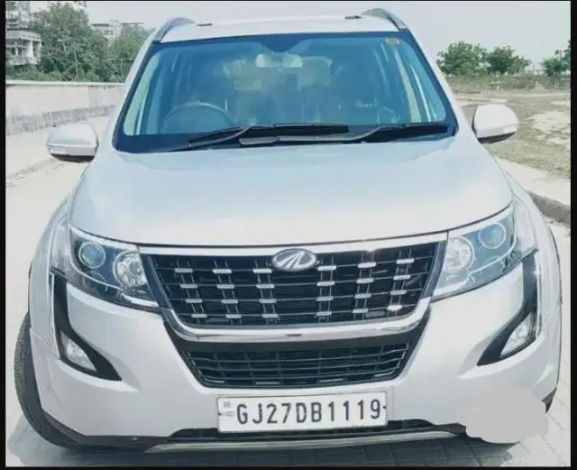 Mahindra XUV500 W11 2019