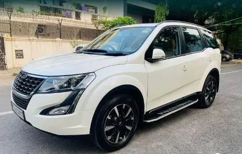 Mahindra XUV500 W11 2020