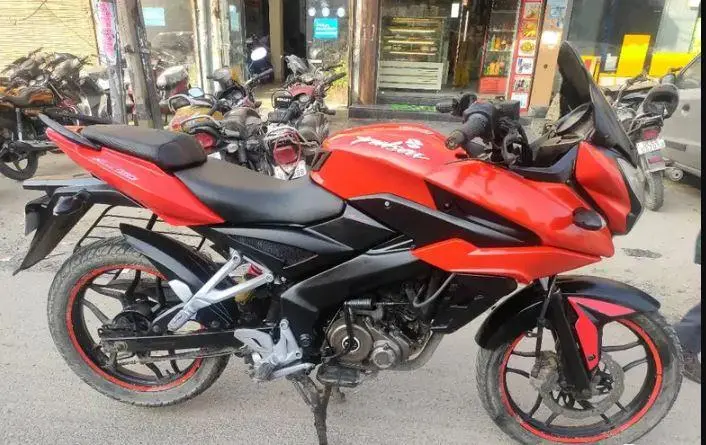 Bajaj Pulsar AS150 2015