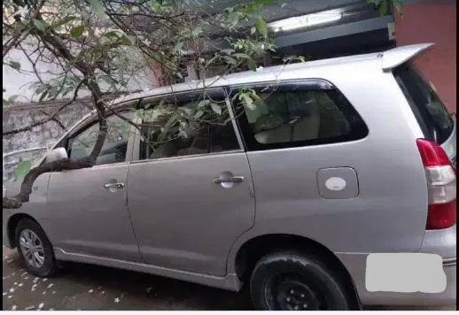 Toyota Innova 2.5 G 8 STR BS III 2006