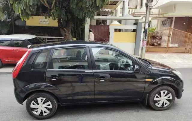 Ford Figo 1.5D TITANIUM MT 2010