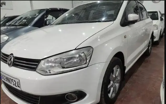 Volkswagen Vento Highline Petrol 2011