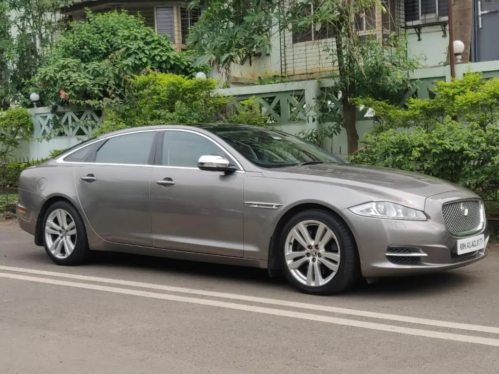 Jaguar XJ 3.0 DIESEL PORTFOLIO 2013