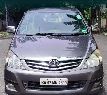 Toyota Innova 2.5 VX 8 STR BS IV 2010