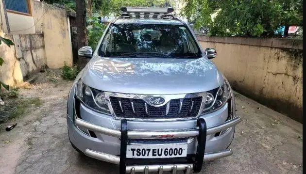 Mahindra XUV500 W8 2016