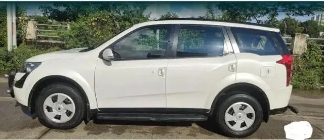 Mahindra XUV500 W6 4X2 2017