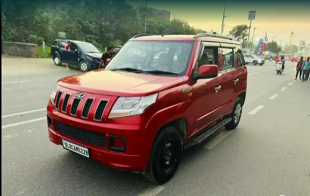 Mahindra TUV300 T6 Plus 2015