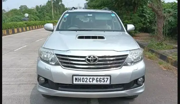 Toyota Fortuner 3.0 4x2 MT 2012