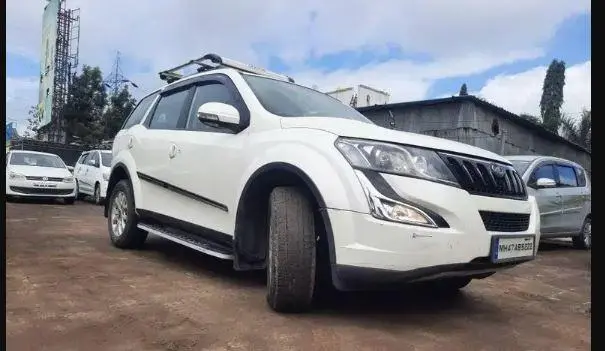 Mahindra XUV500 W6 2018